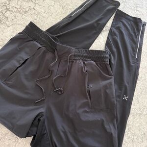 lululemon black joggers small